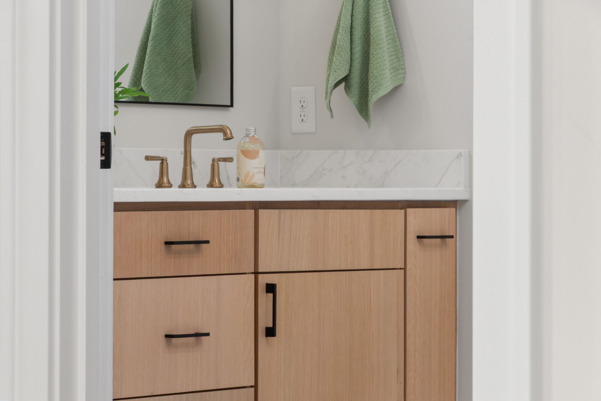 Tendenze arredo casa 2027: colori, materiali e stili da scegliere se compri casa quest'anno 7 tendenze arredo bagno 2027 legno