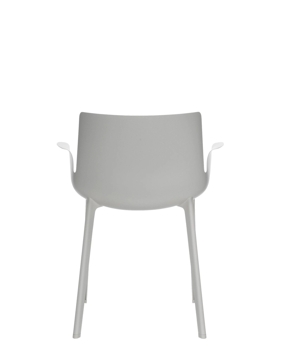 Poltroncina Piuma Kartell in ambiente outdoor