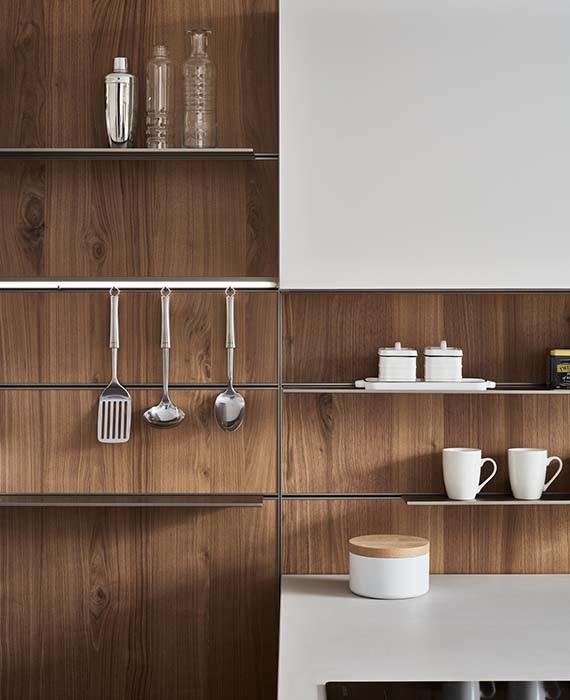 Particolare boiserie Armonia con finitura legno