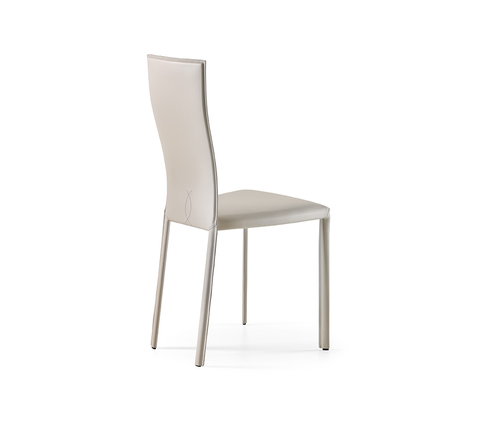 Sedia Nina dettaglio design e finiture