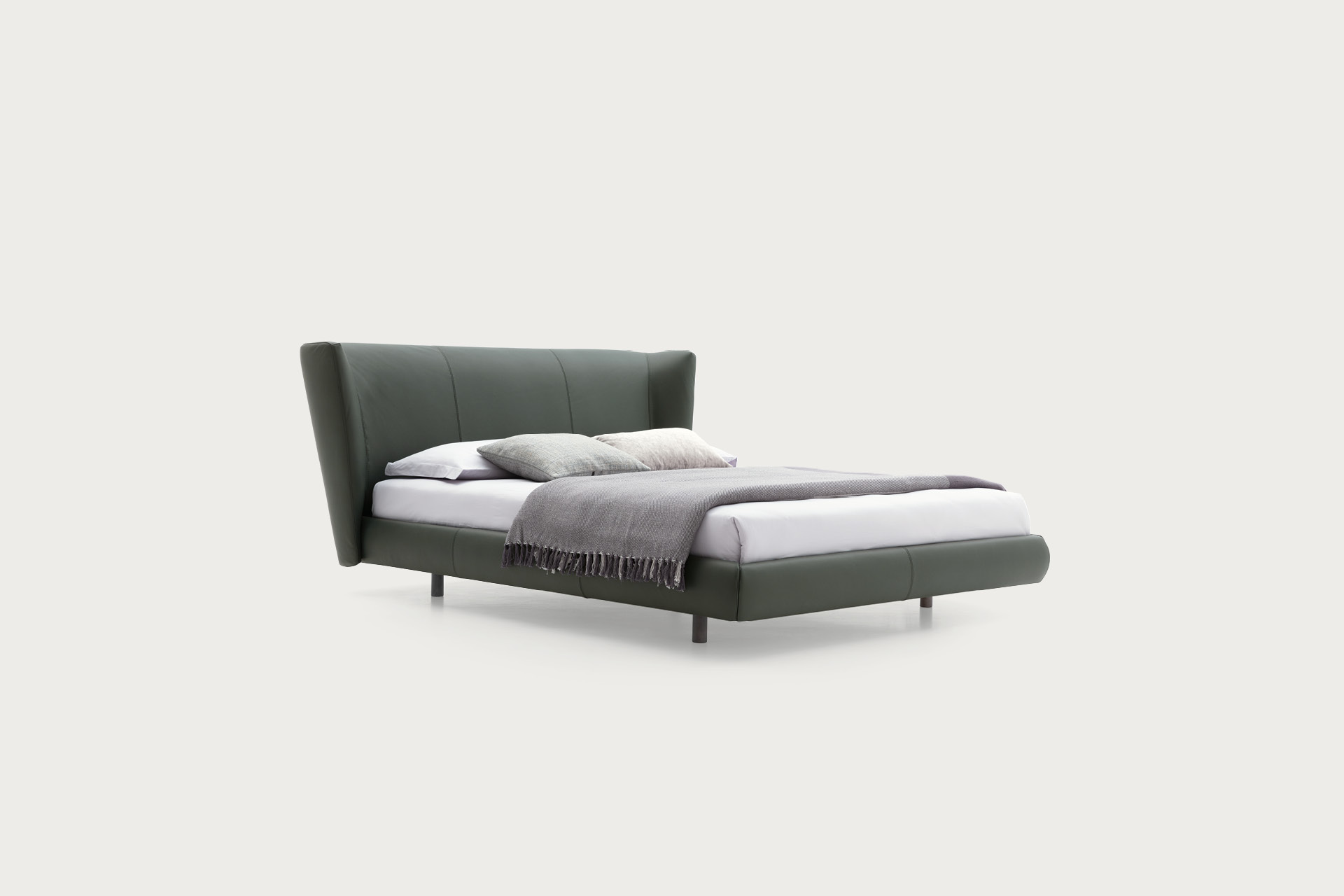 Letto Royal Ditre Italia vista frontale in ambiente notte