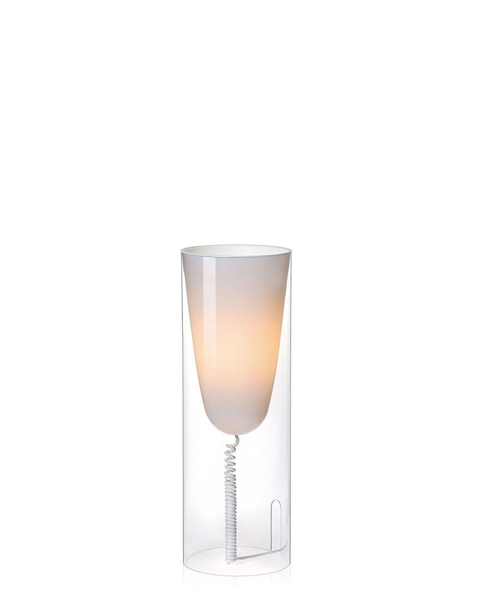 Dettaglio lampada da tavolo TOOBE Kartell maniglia ritagliata