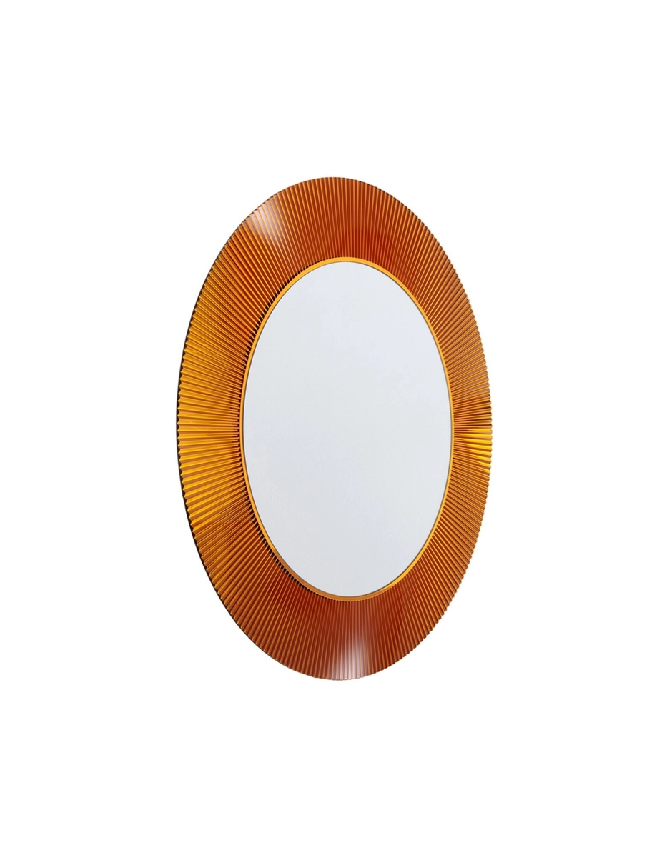 Dettaglio cornice plissettata specchio All Saints Kartell