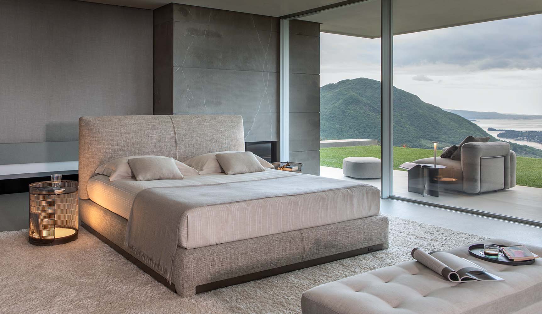 Dettaglio base minimale del letto matrimoniale AtelierM