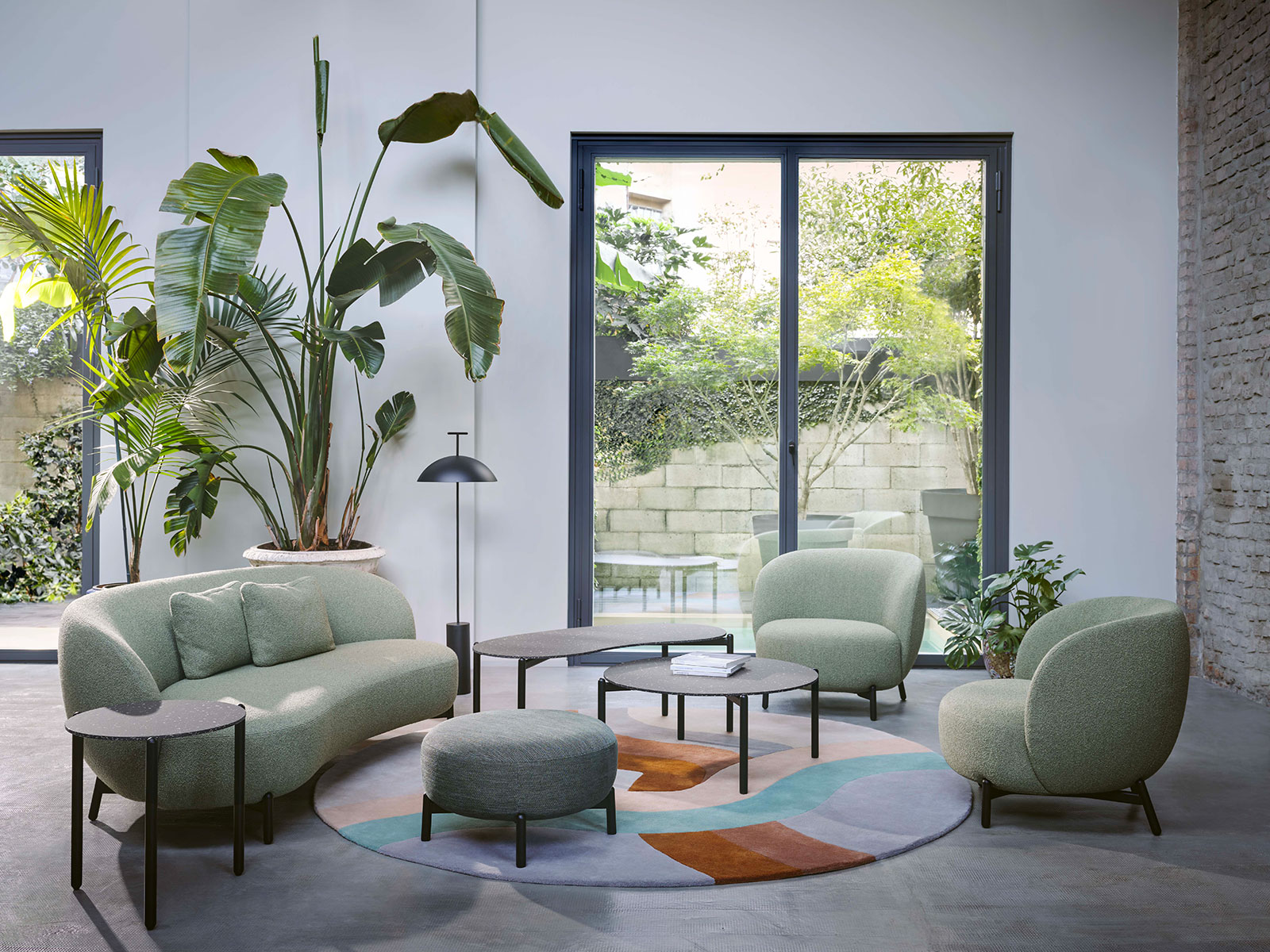 Lampada da terra Geen-a con tre lampadine a led accese