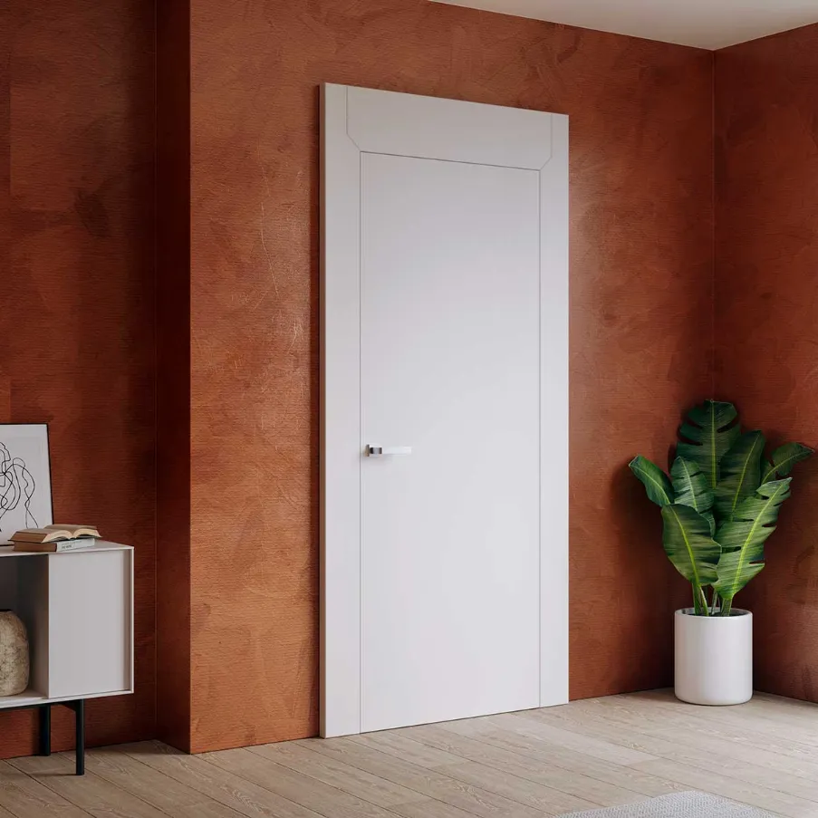 Porta interna Aurea Bertolotto con boiserie e maniglia