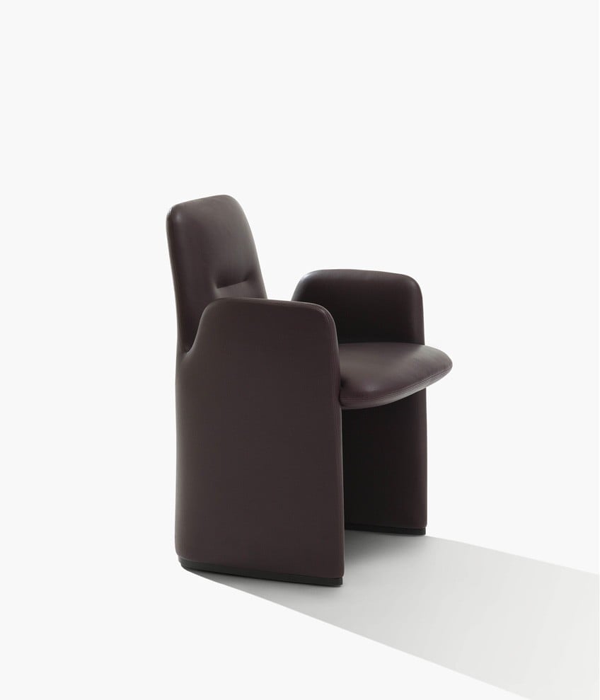 Sedia Guest Poliform vista laterale in ambiente living