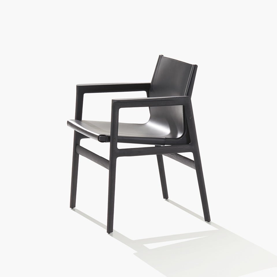 Sedia Ipanema Poliform vista frontale in ambiente moderno