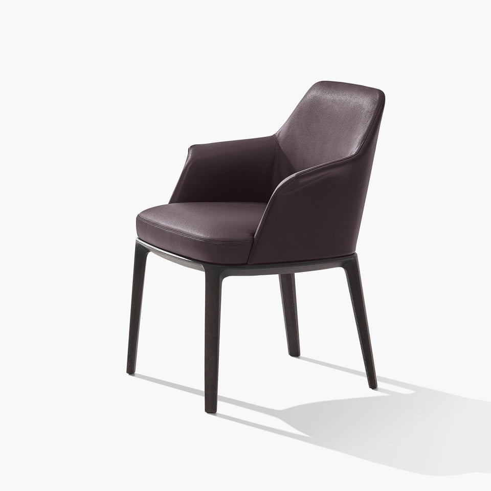 Sedia Sophie Poliform con braccioli in ambiente domestico