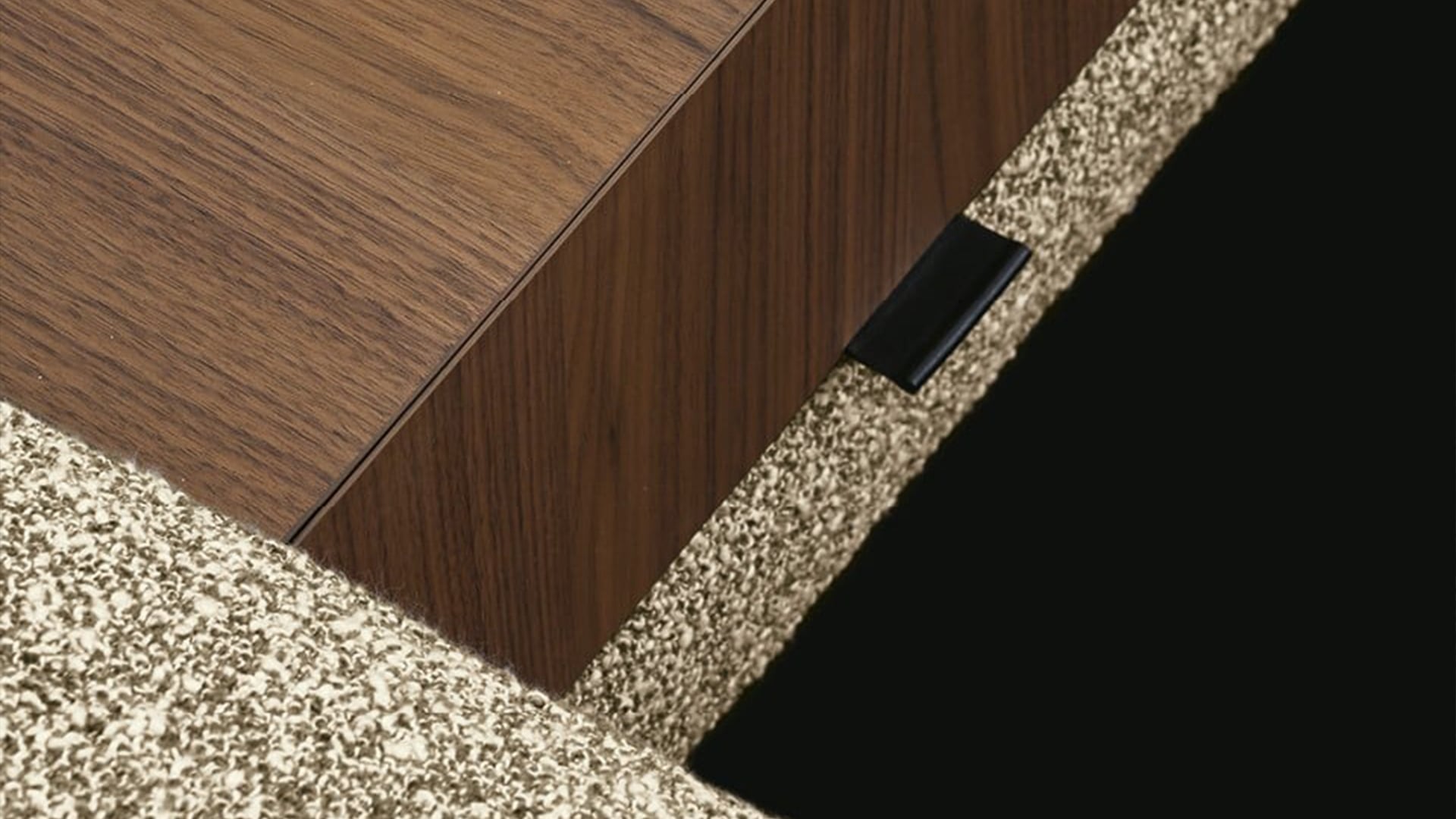 Divano Mondrian Poliform vista frontale in ambiente moderno