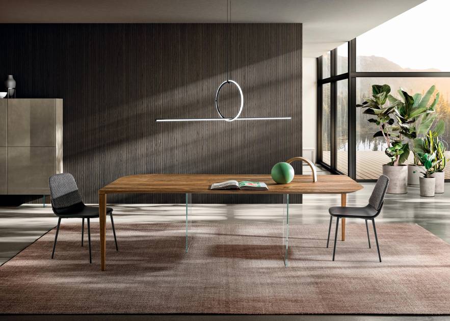 Tavolo P&J con struttura in legno di rovere e vetro