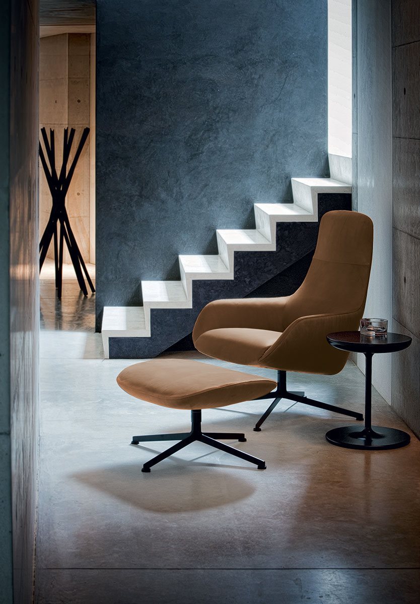 Poltrona Kent vista frontale con base girevole